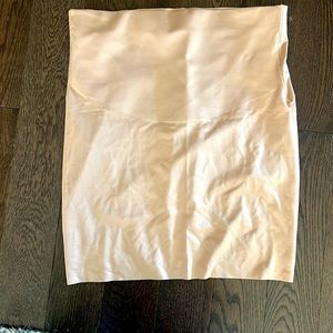 New spanx tan tummy control skirt large